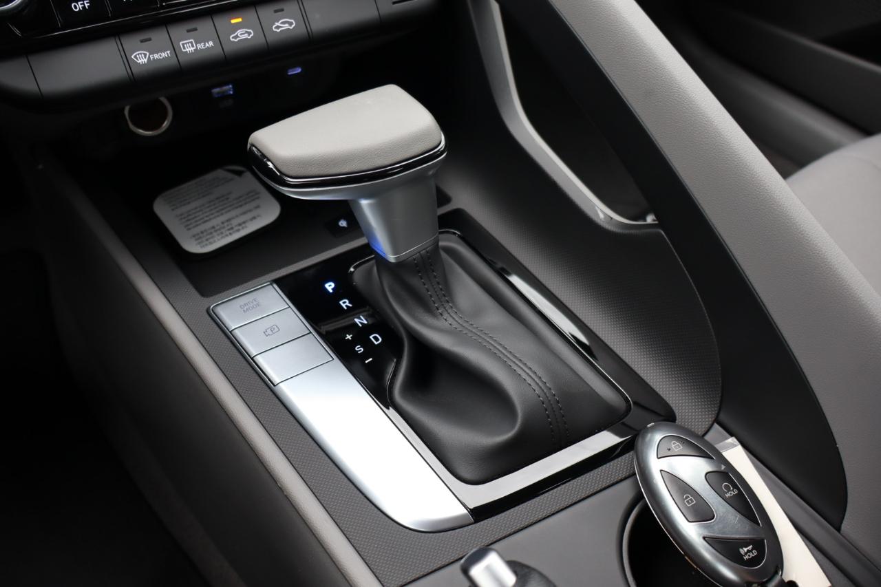 Hyundai Elantra  2026