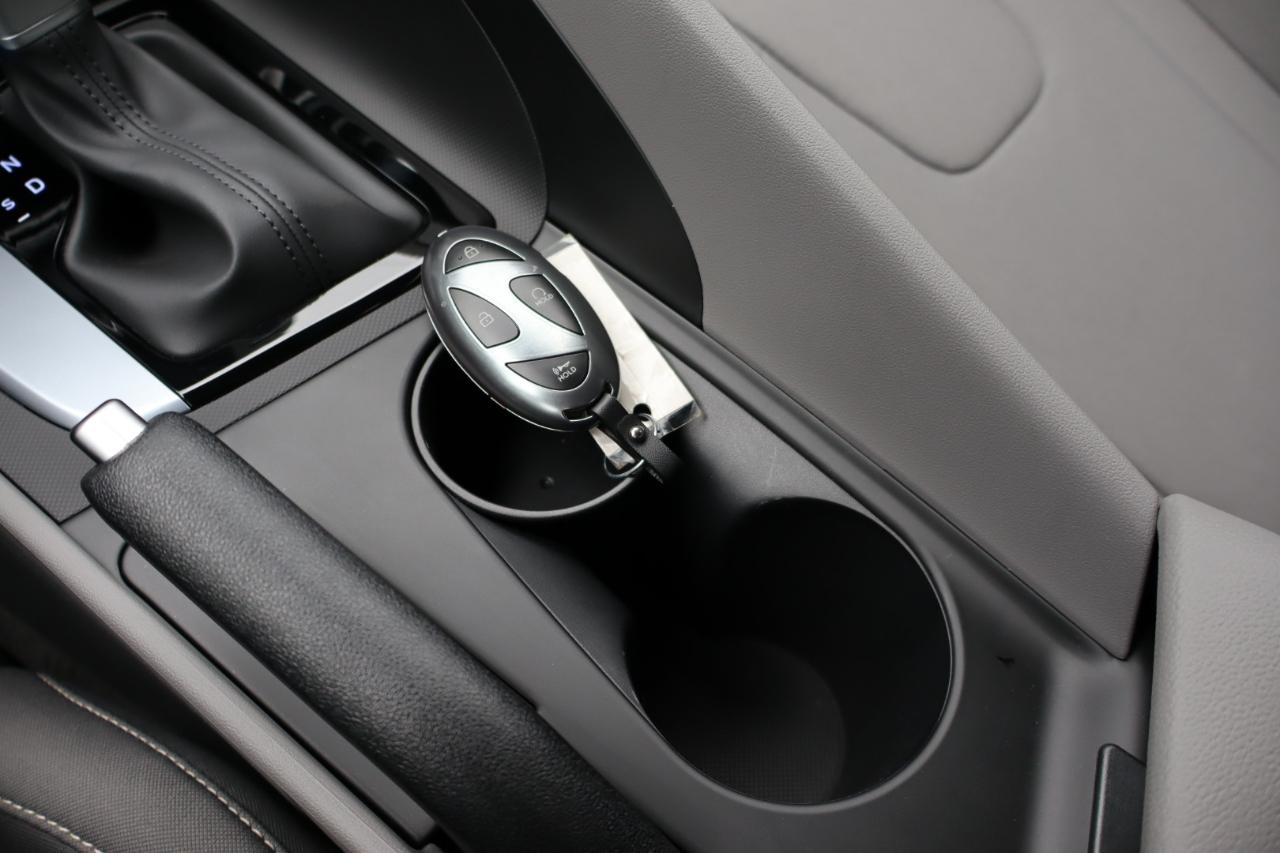 Hyundai Elantra  2026