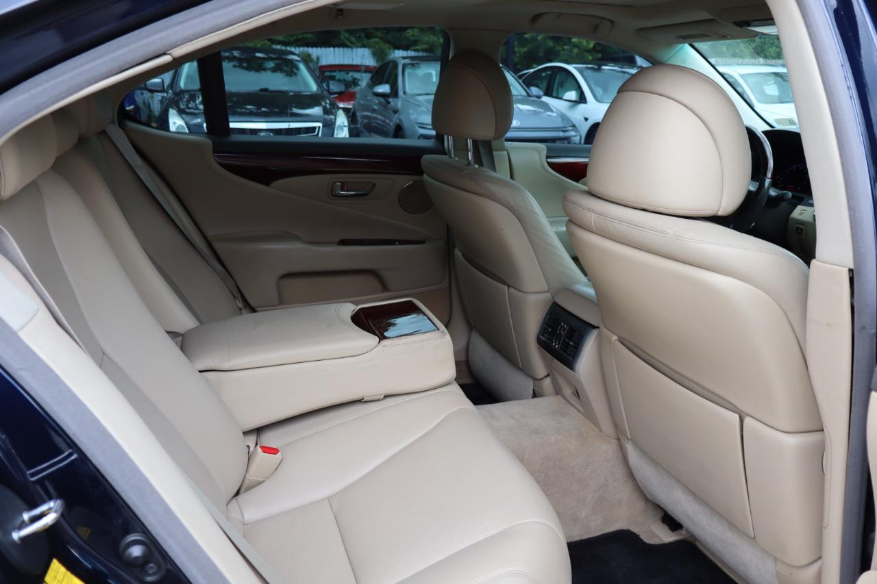 Lexus LS 460  2008