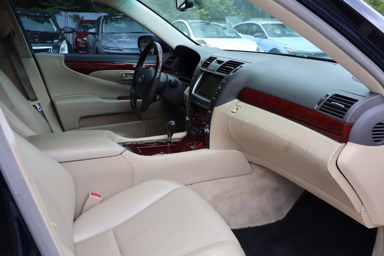 Lexus LS 460  2008
