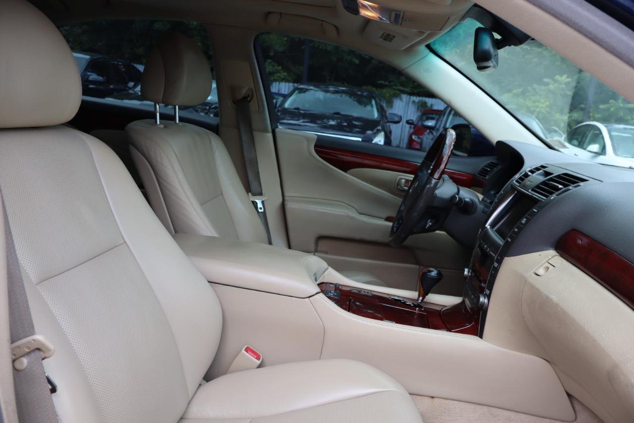 Lexus LS 460  2008