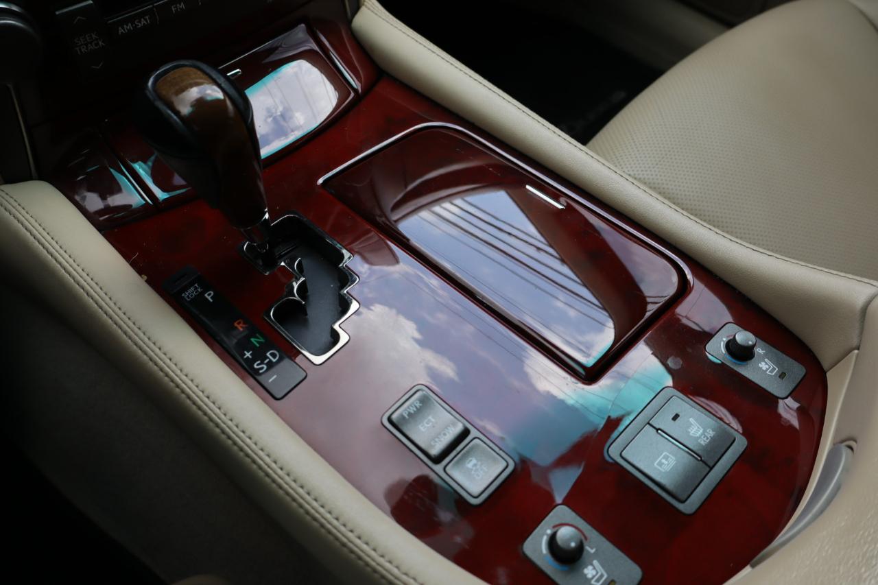 Lexus LS 460  2008