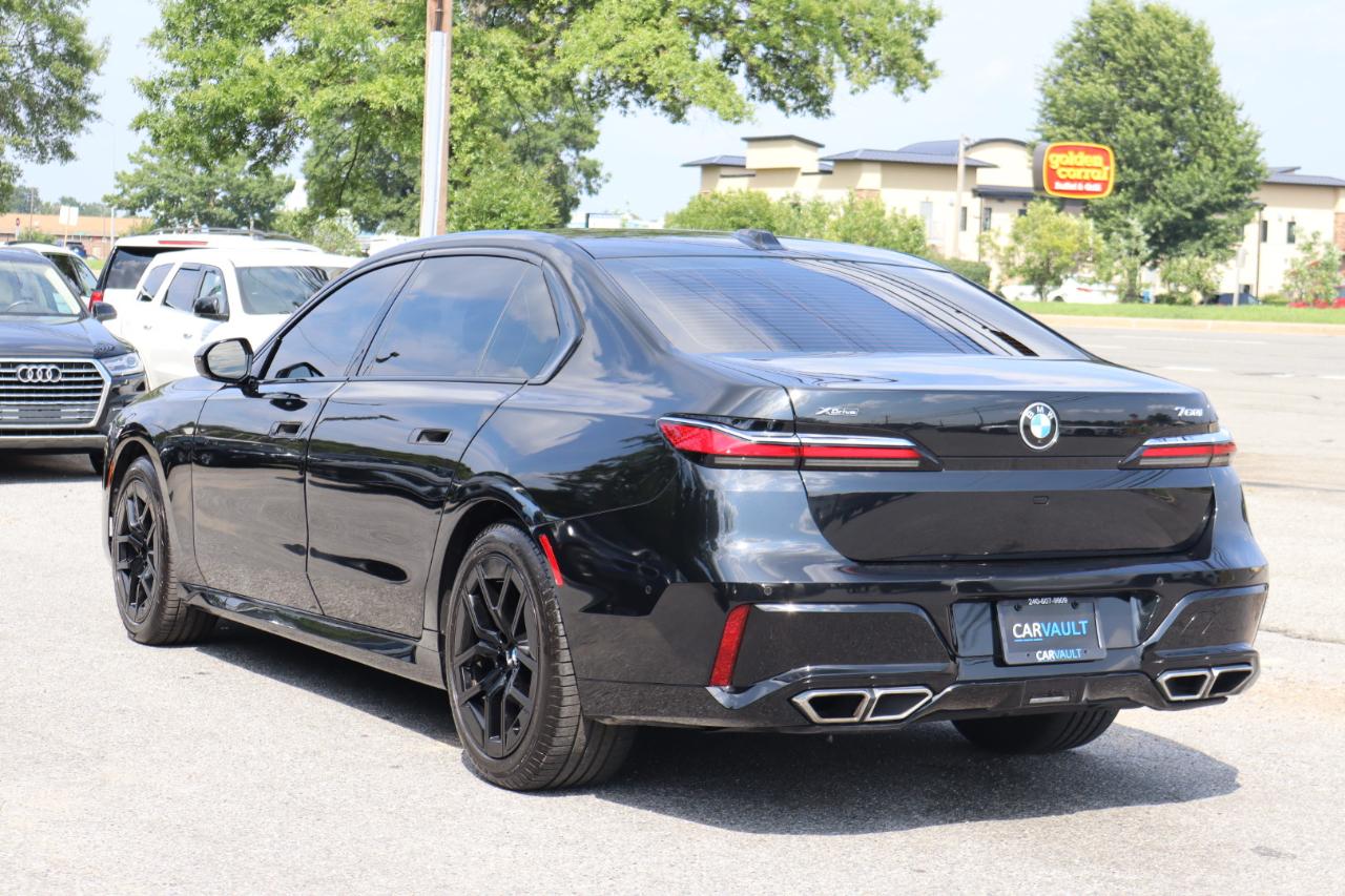BMW 7-Series  2023
