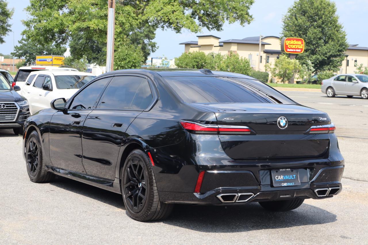 BMW 7-Series  2023