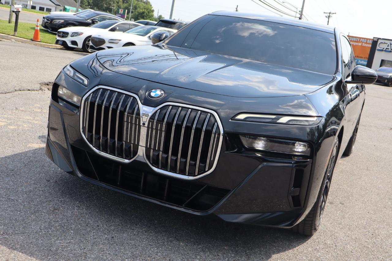 BMW 7-Series  2023