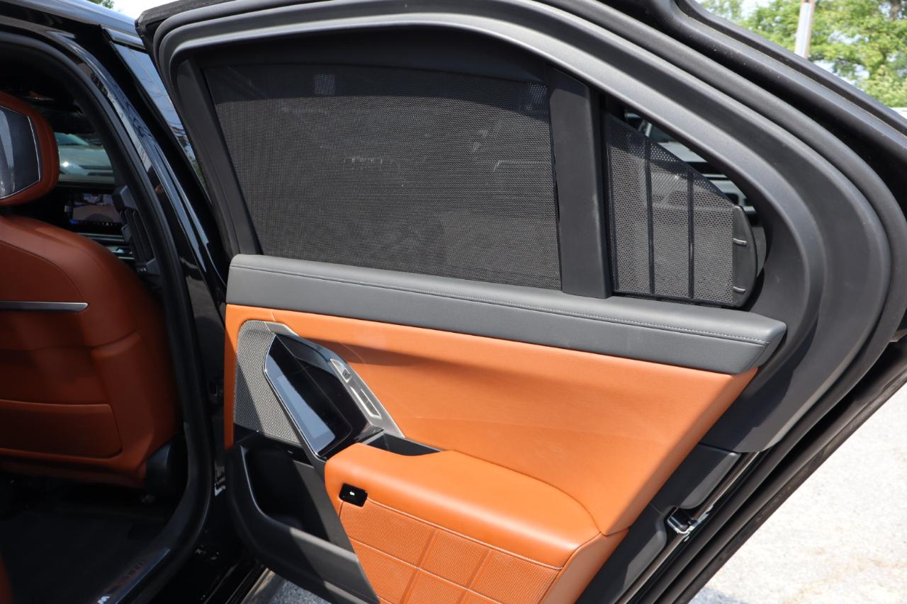 BMW 7-Series  2023