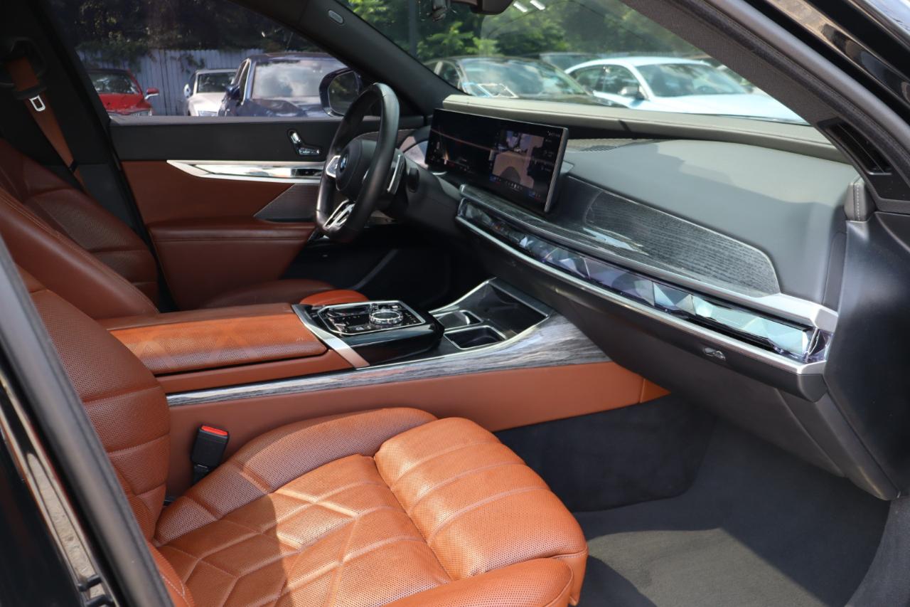 BMW 7-Series  2023