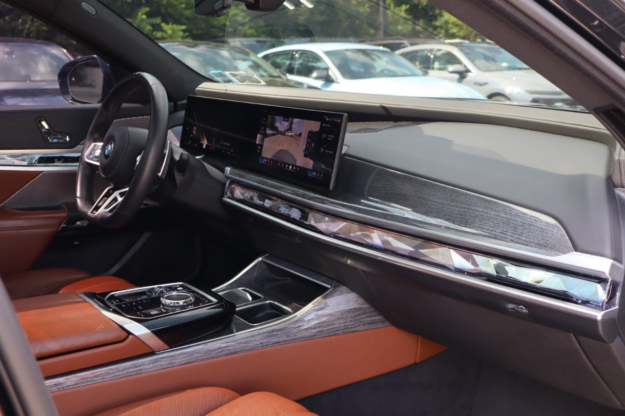 BMW 7-Series  2023