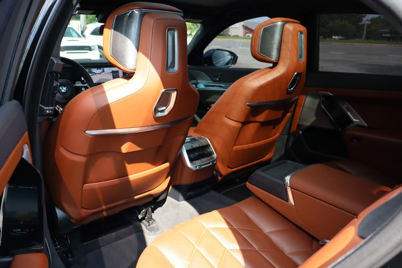 BMW 7-Series  2023