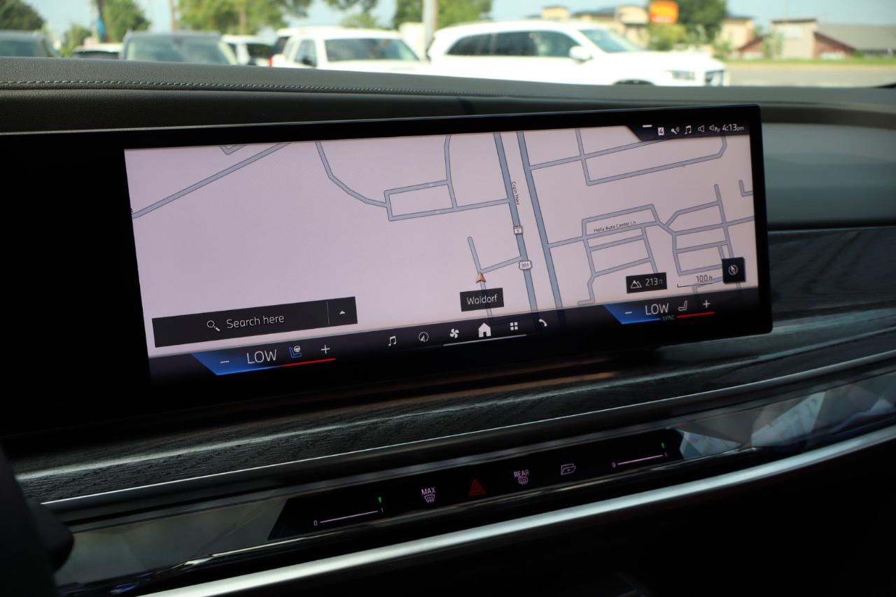 BMW 7-Series  2023