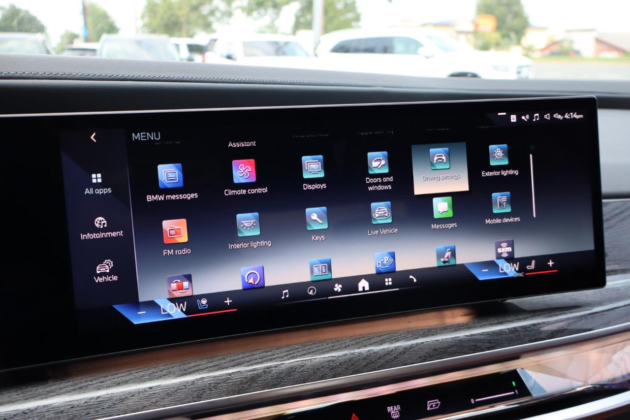 BMW 7-Series  2023