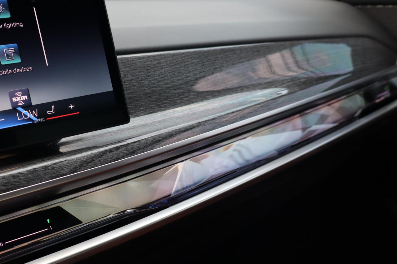 BMW 7-Series  2023