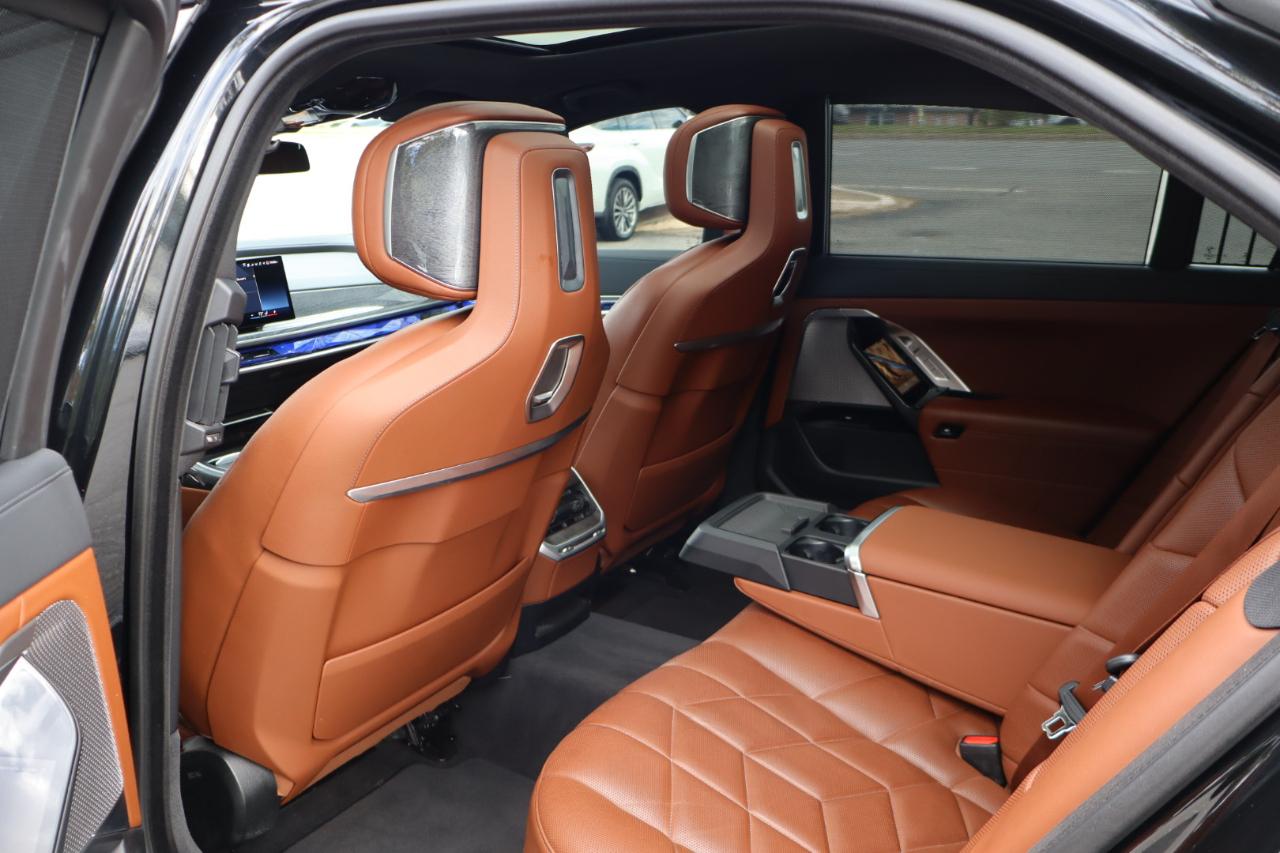 BMW 7-Series 760xi 4D Sedan 2023