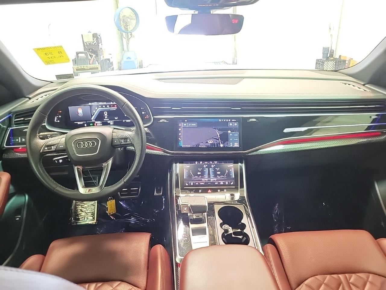 Audi SQ8  2023