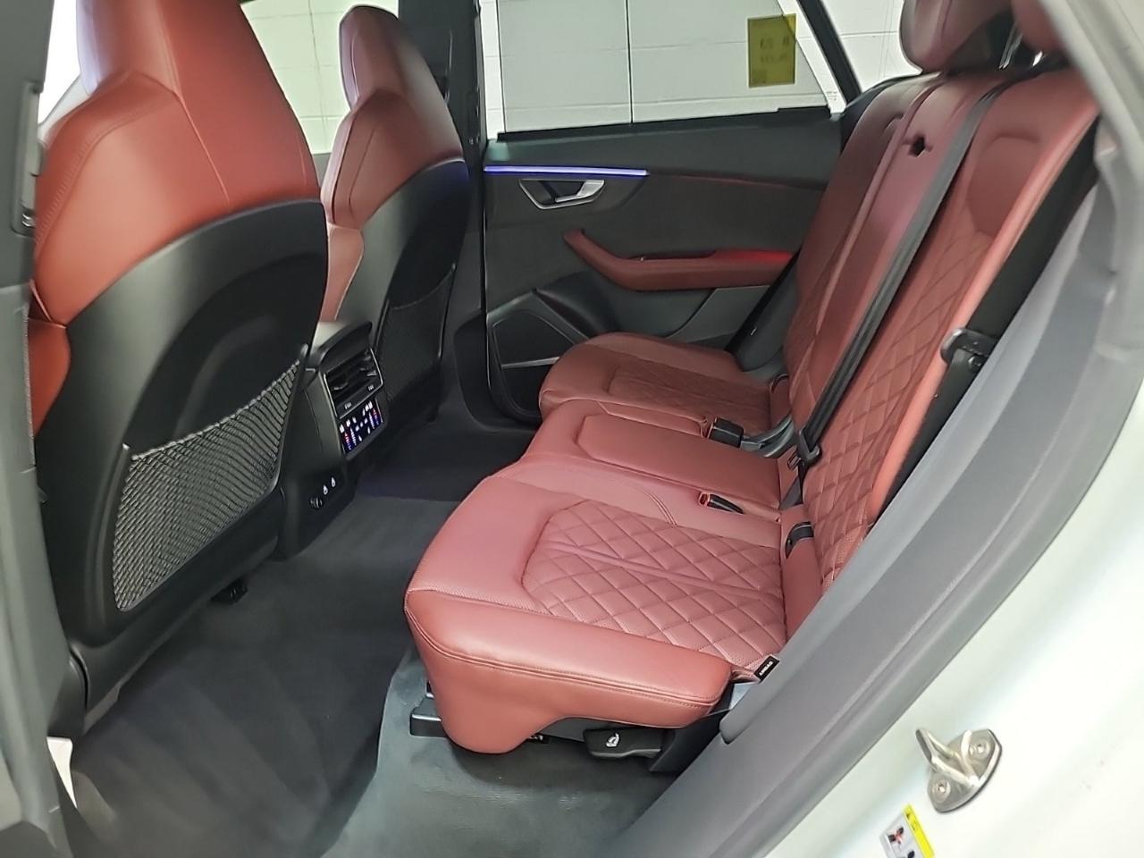 Audi SQ8  2023