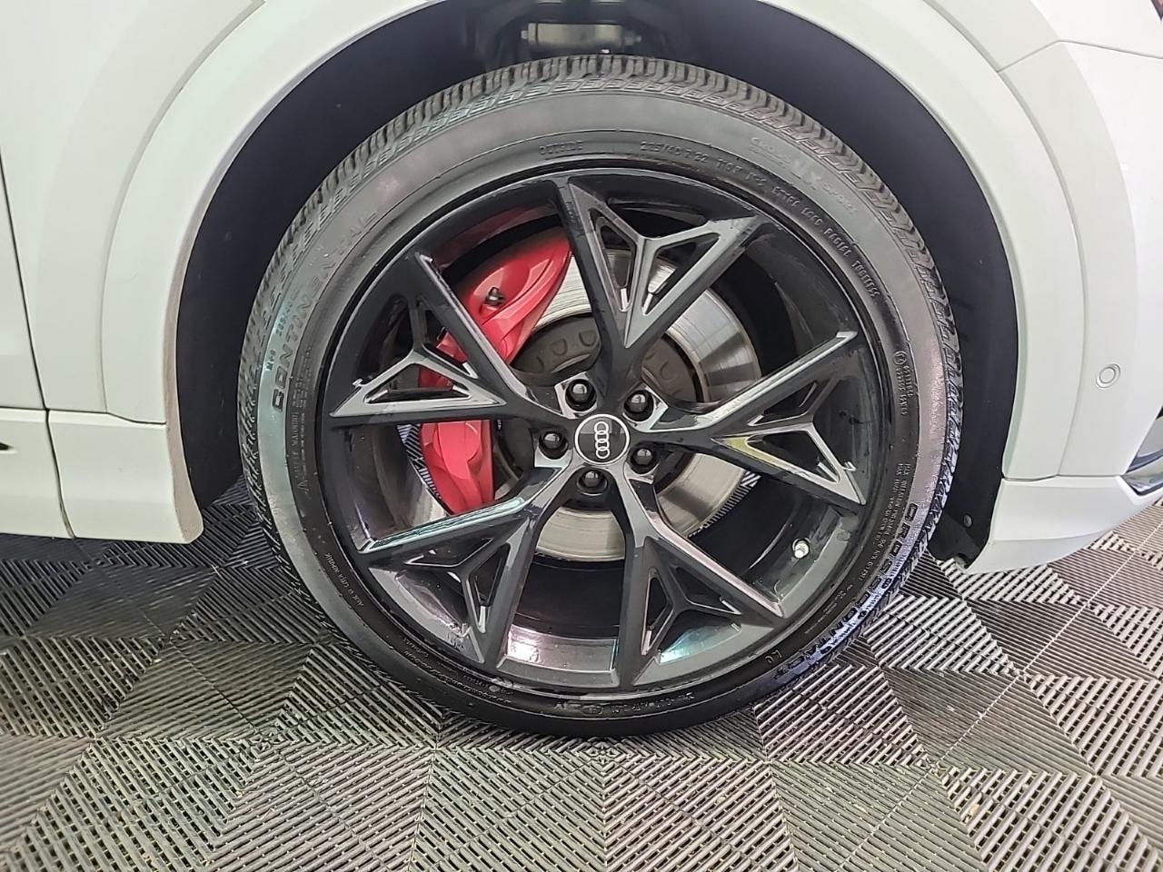 Audi SQ8  2023