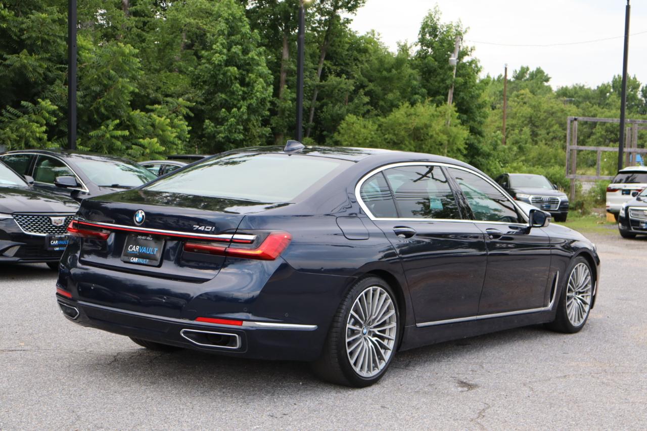 BMW 7-Series  2020