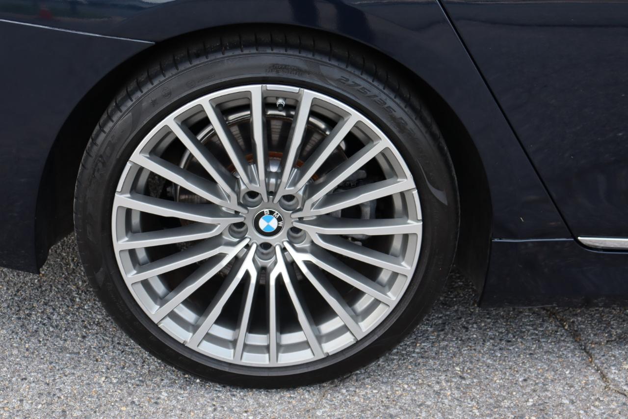 BMW 7-Series  2020