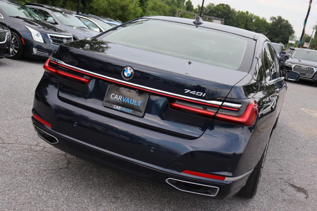 BMW 7-Series  2020