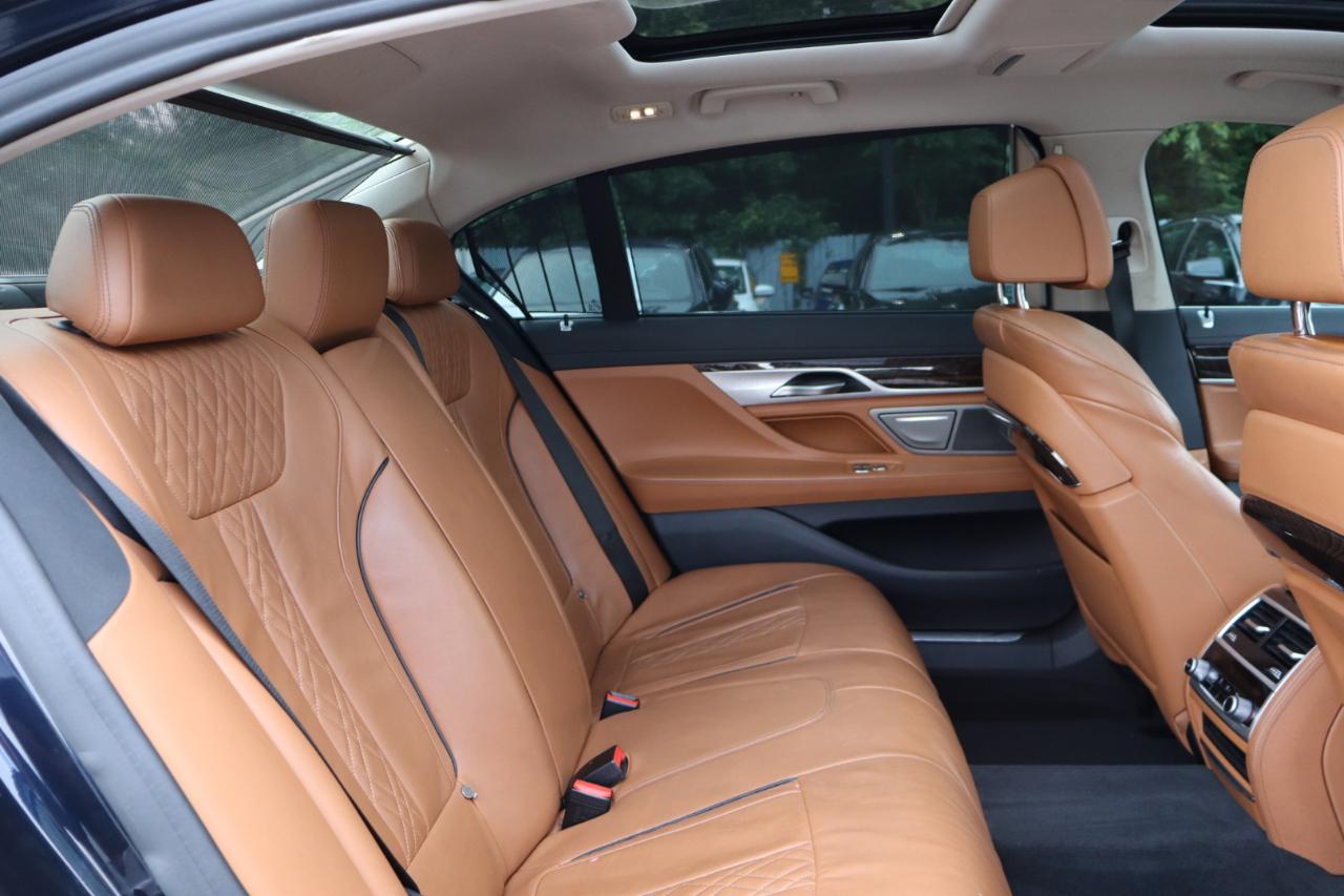 BMW 7-Series  2020