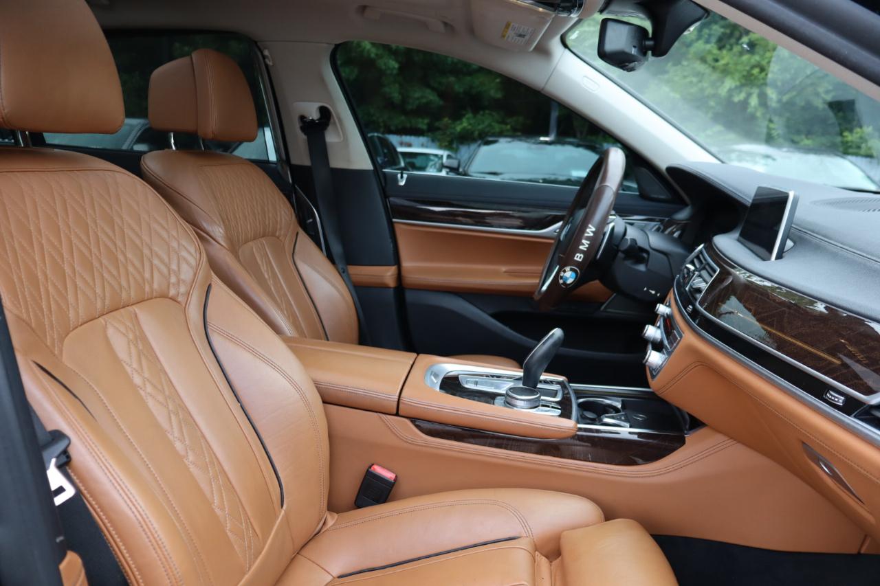 BMW 7-Series  2020