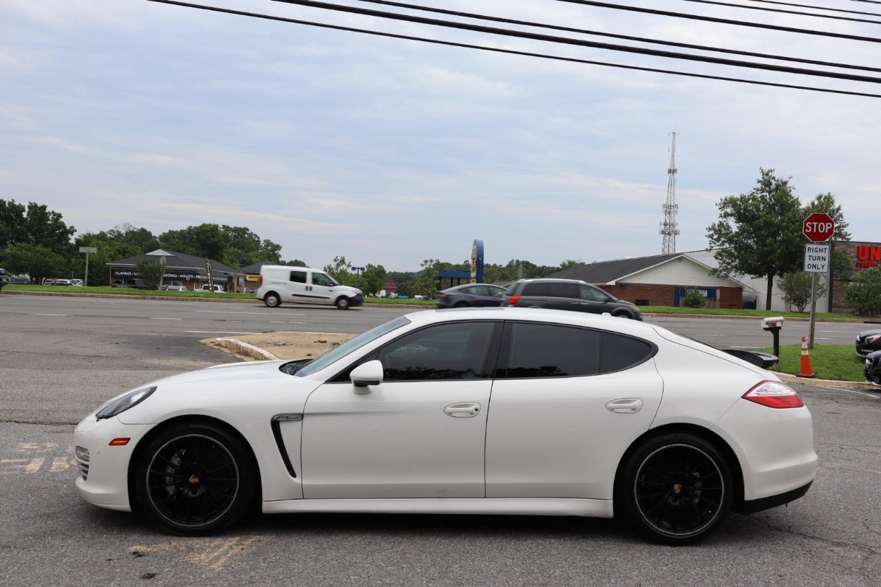 Porsche Panamera  2012