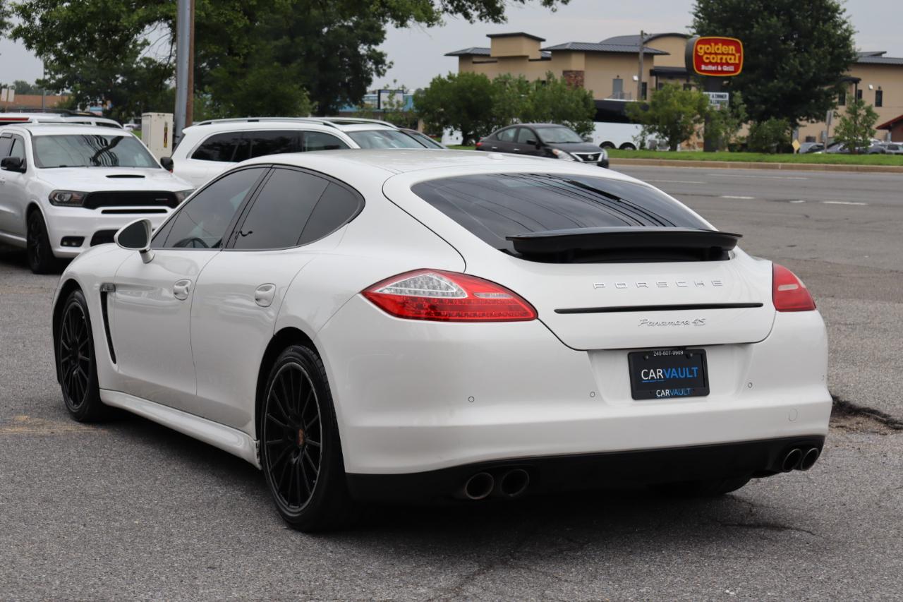 Porsche Panamera  2012
