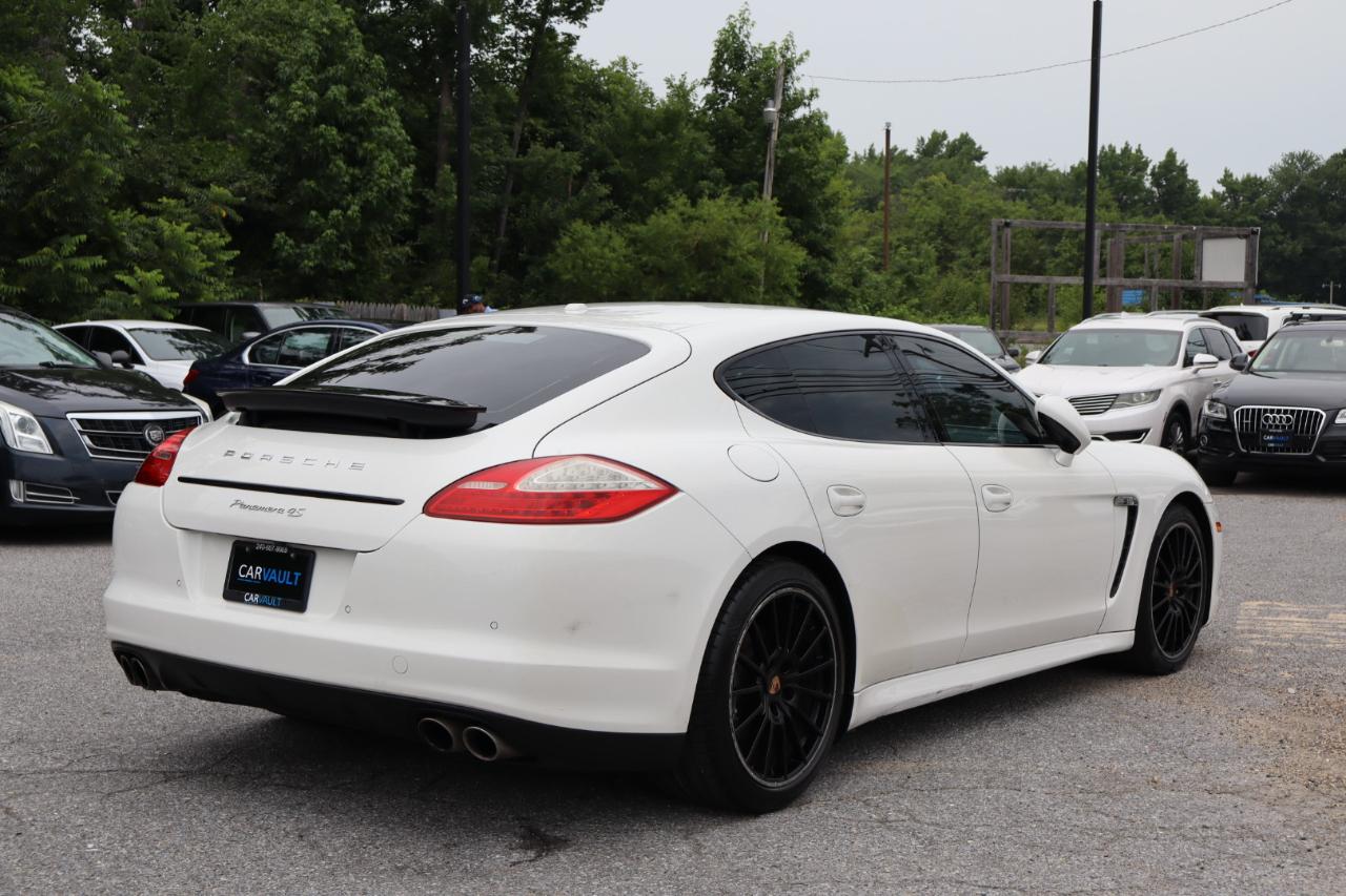 Porsche Panamera  2012