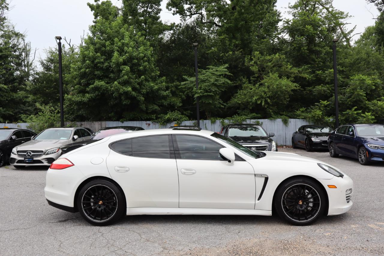 Porsche Panamera  2012