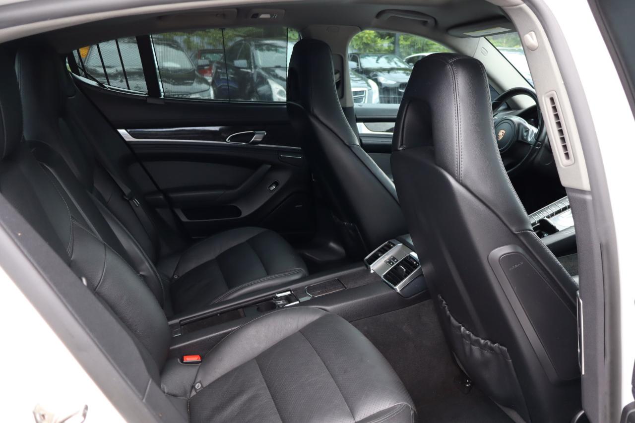 Porsche Panamera  2012