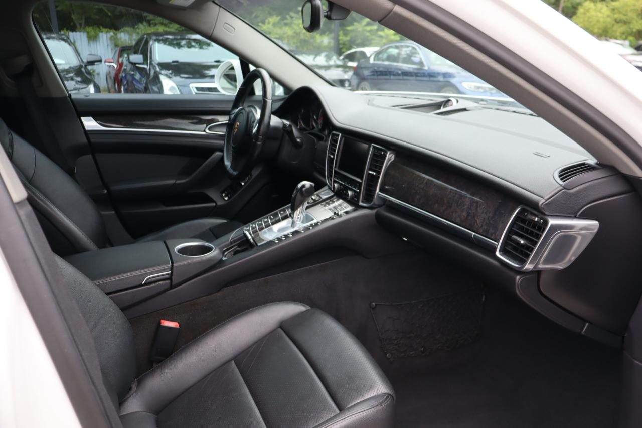 Porsche Panamera  2012