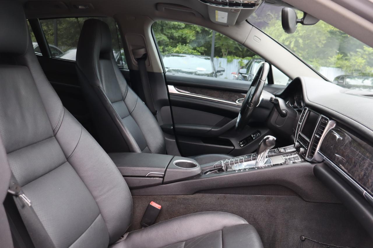Porsche Panamera  2012