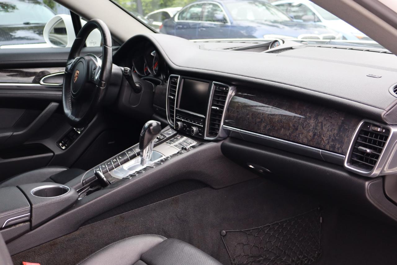 Porsche Panamera  2012