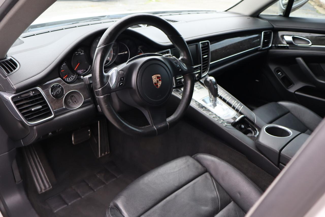 Porsche Panamera  2012