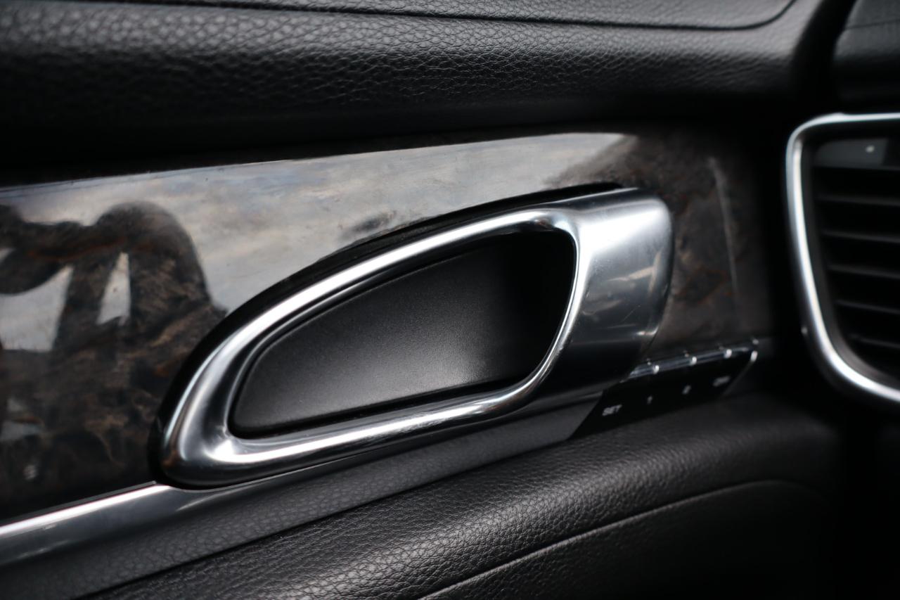 Porsche Panamera  2012