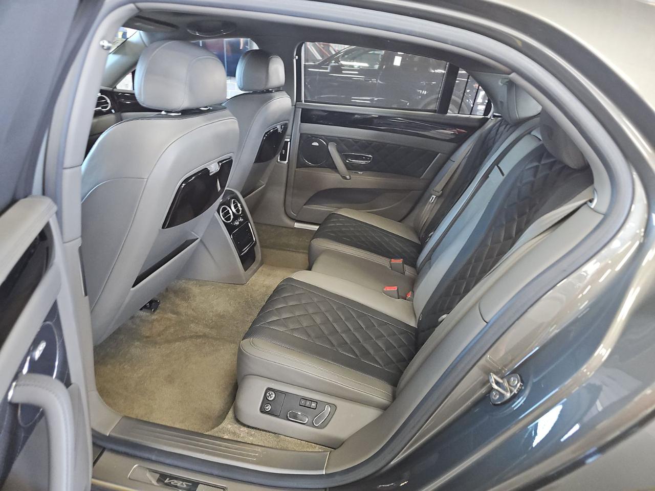 Bentley Continental Flying Spur  2017