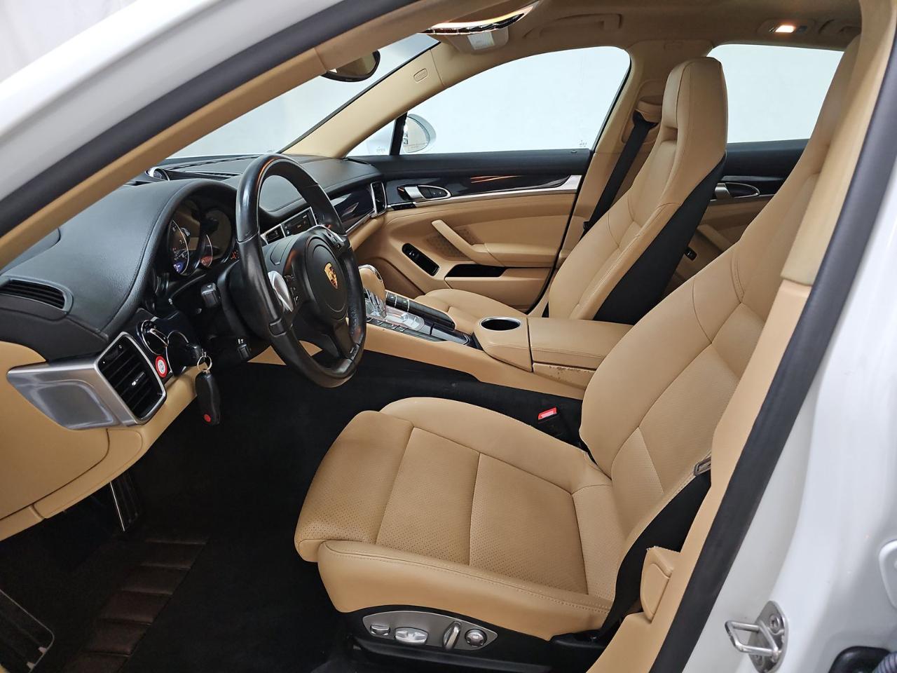 Porsche Panamera 4 4D Sedan 2015