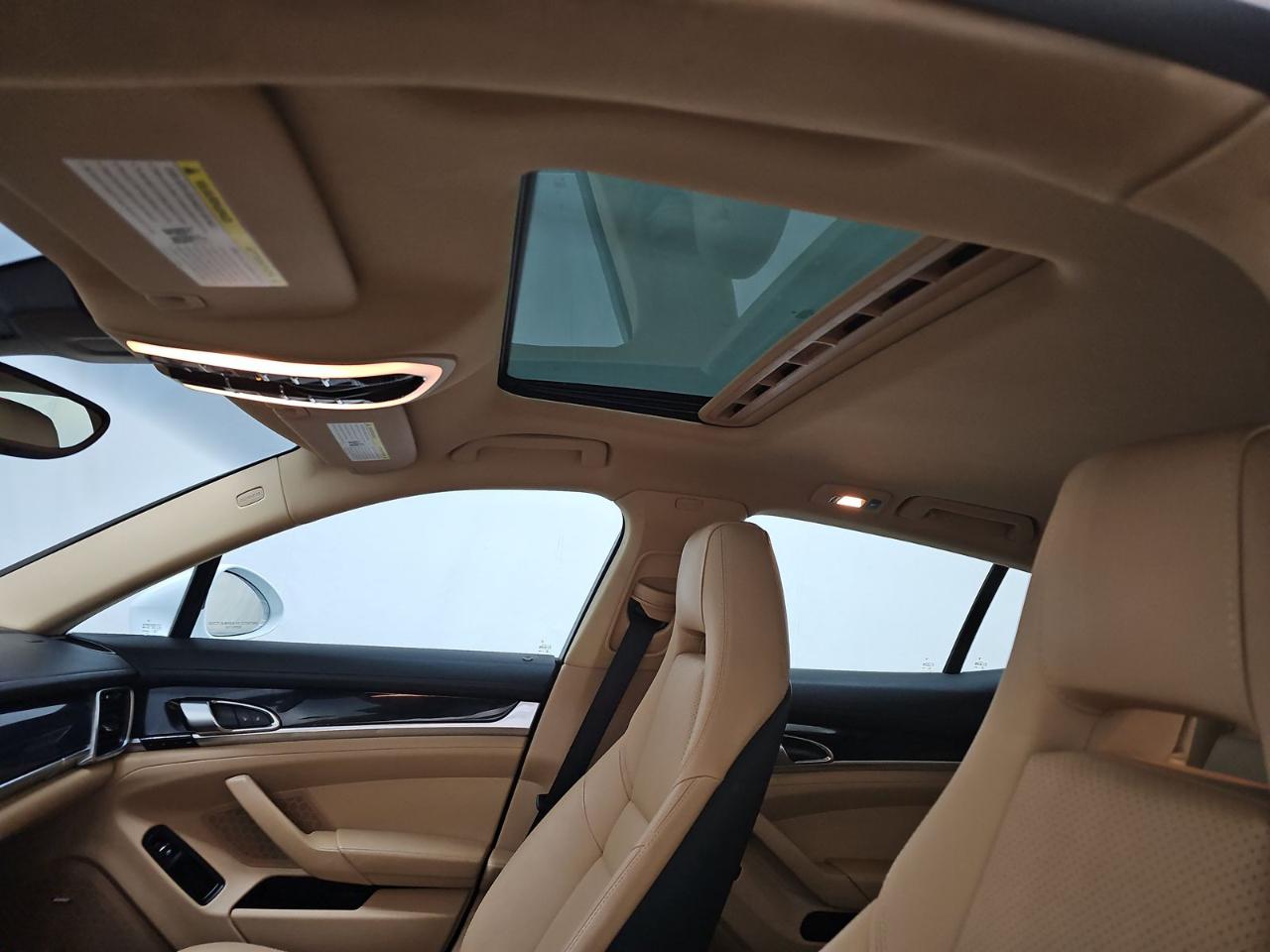 Porsche Panamera 4 4D Sedan 2015