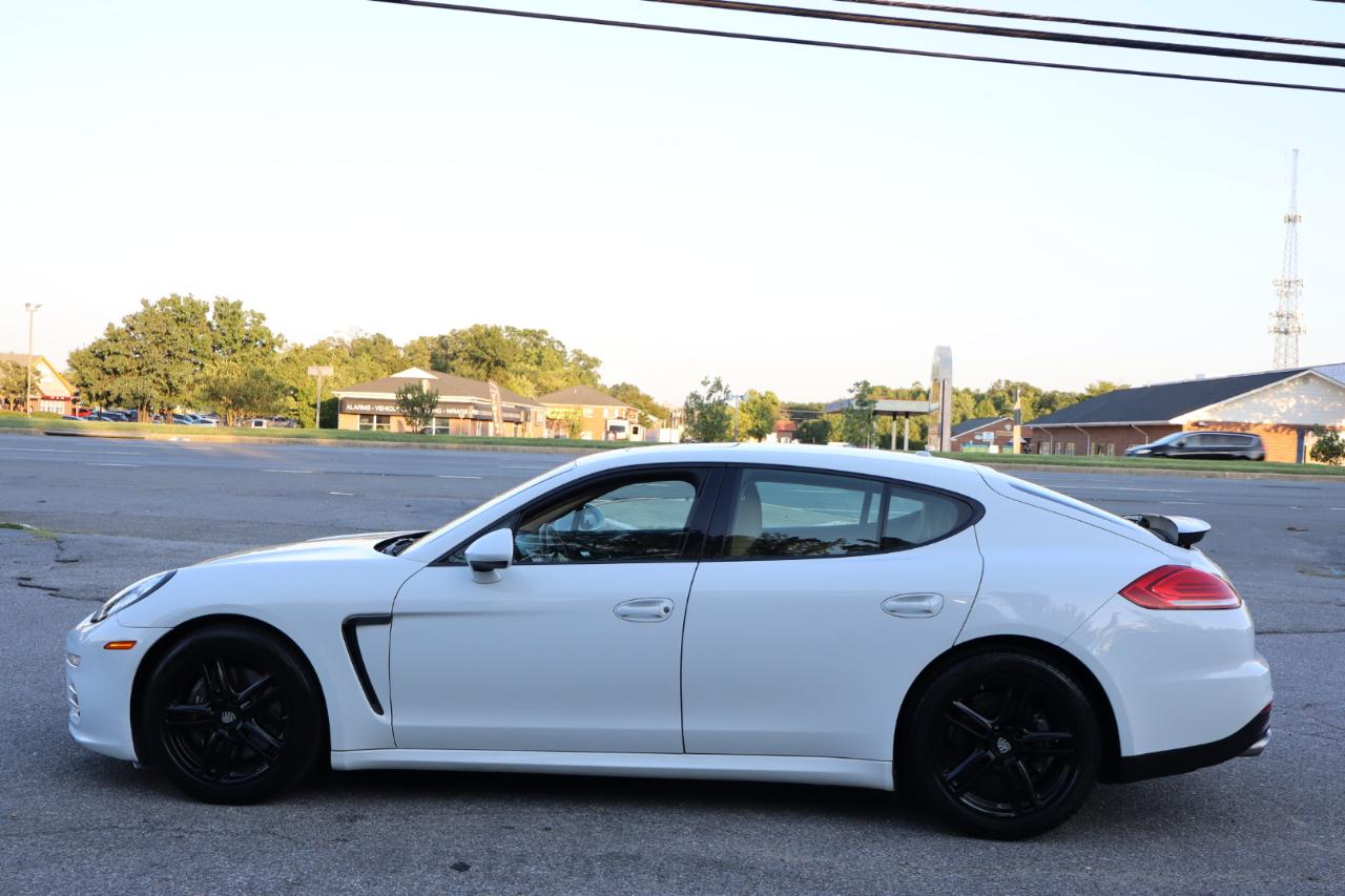 Porsche Panamera 4 4D Sedan 2015