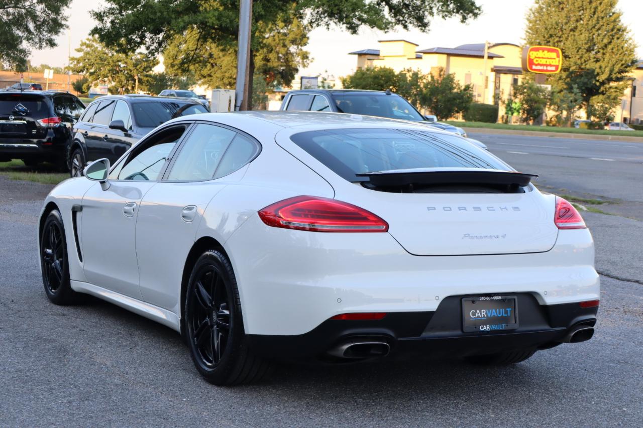Porsche Panamera 4 4D Sedan 2015
