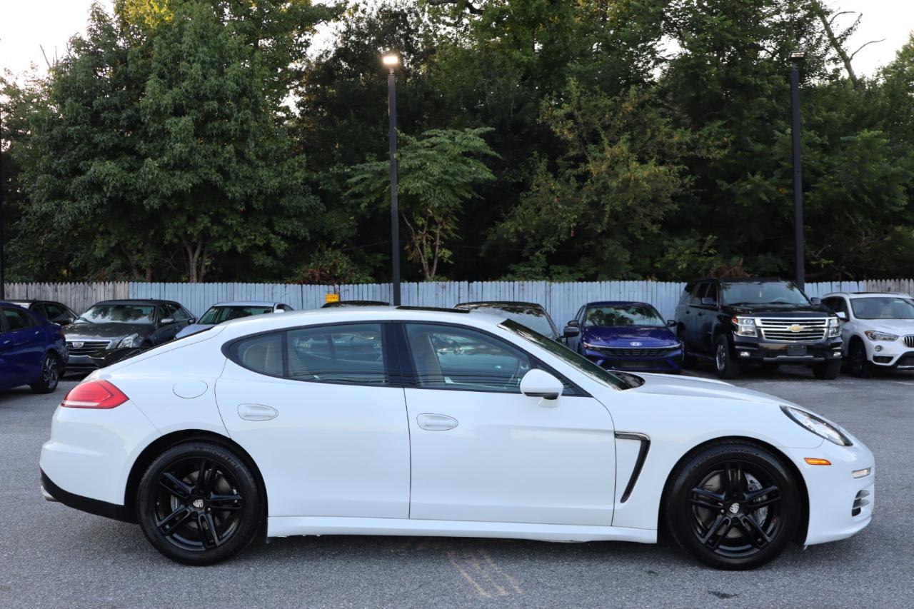 Porsche Panamera 4 4D Sedan 2015