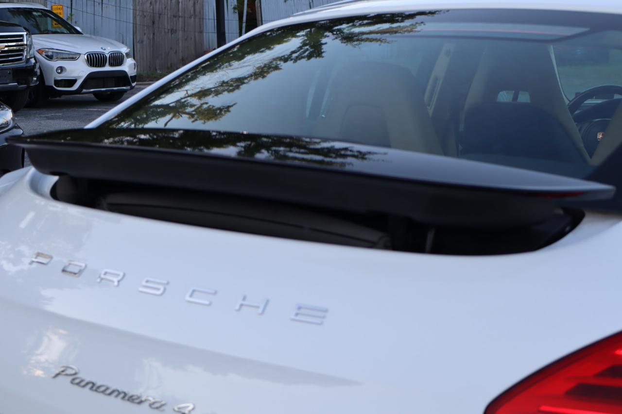 Porsche Panamera 4 4D Sedan 2015
