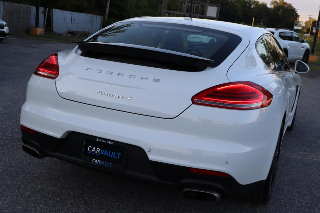 Porsche Panamera 4 4D Sedan 2015
