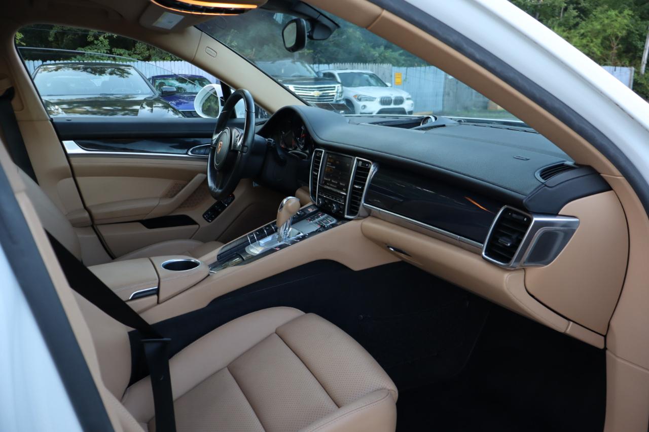 Porsche Panamera 4 4D Sedan 2015