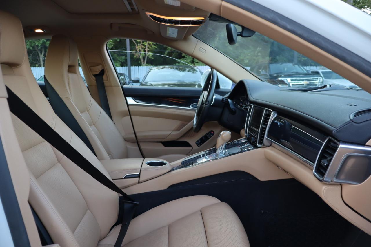 Porsche Panamera 4 4D Sedan 2015