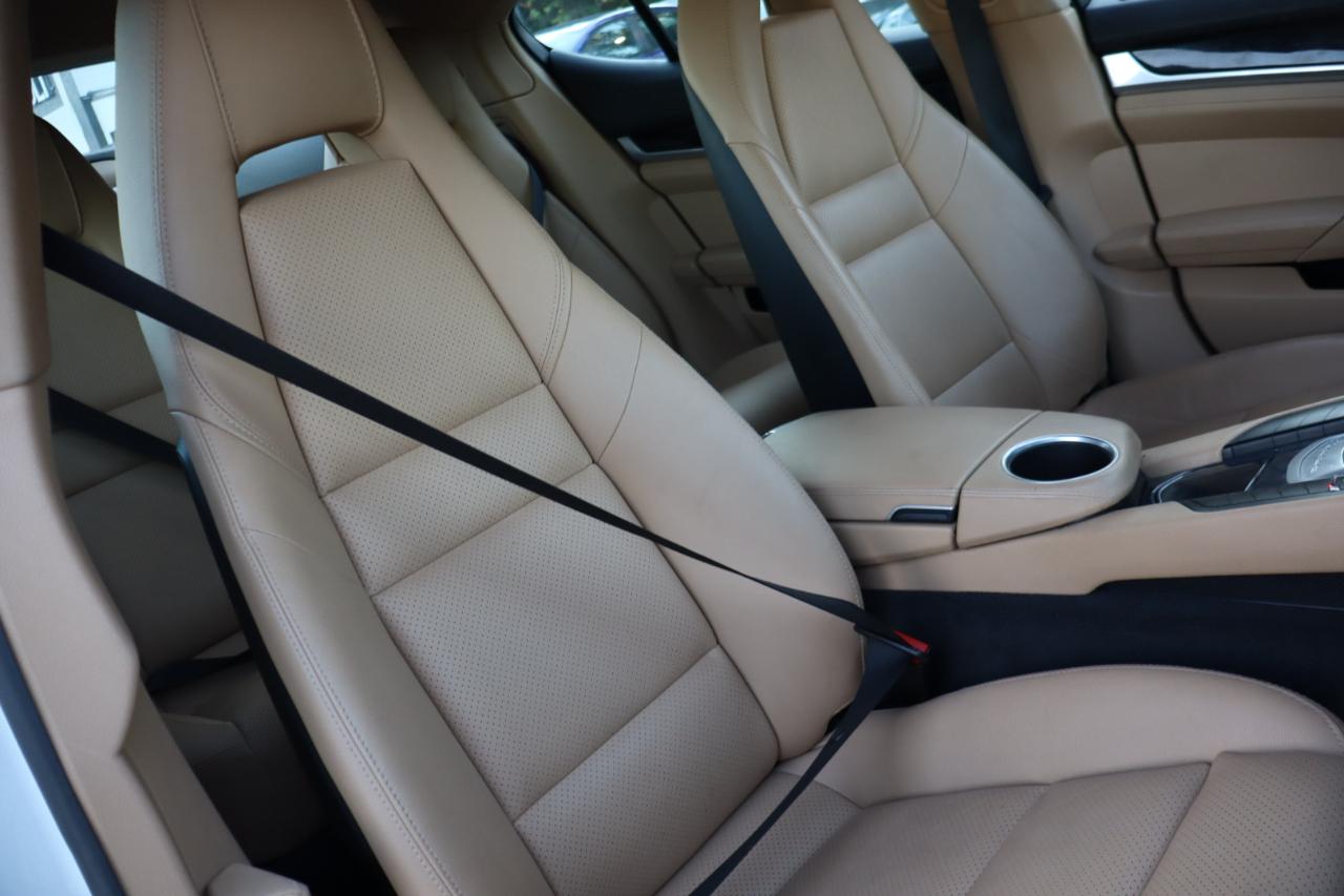 Porsche Panamera 4 4D Sedan 2015