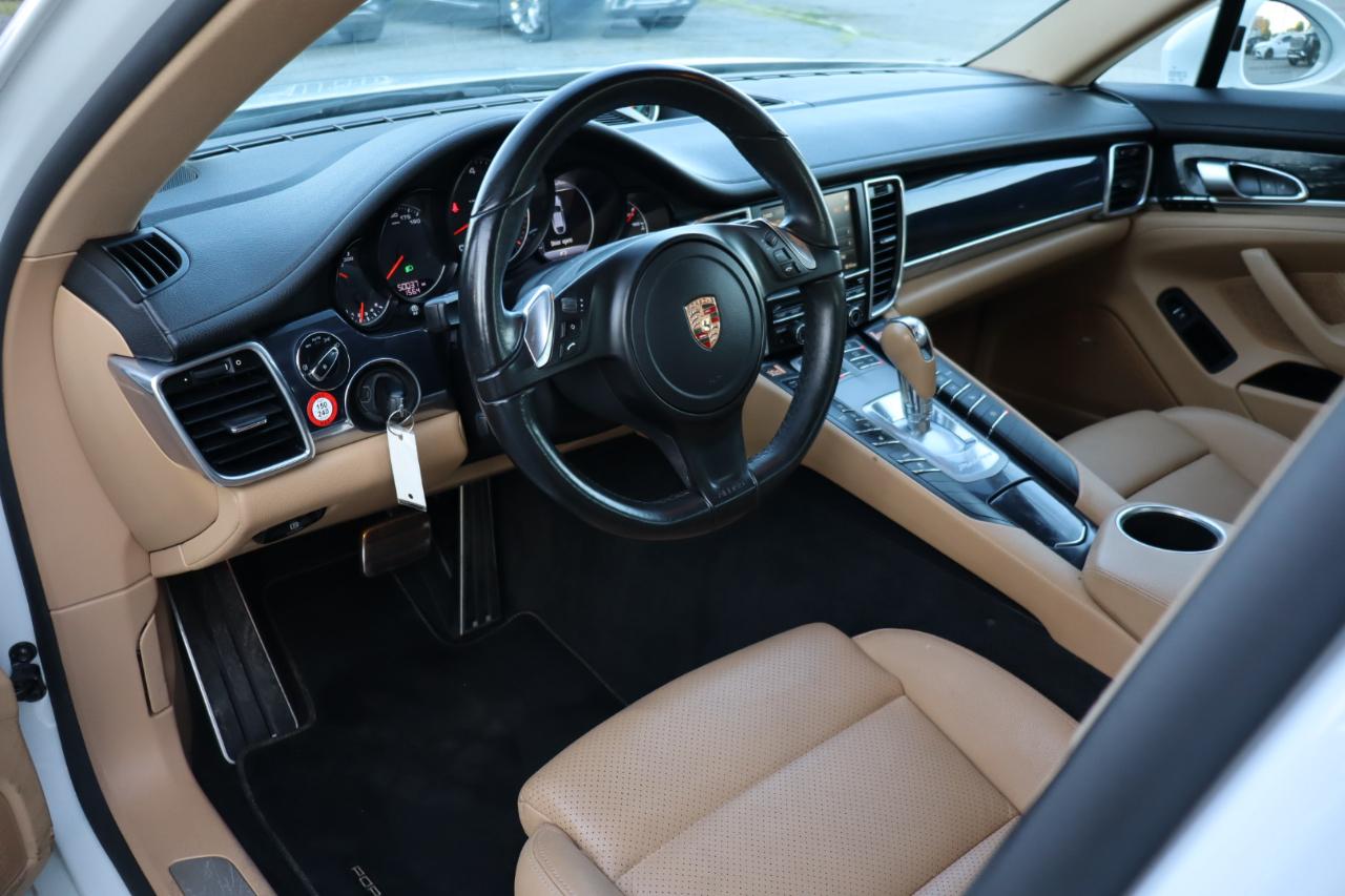Porsche Panamera 4 4D Sedan 2015