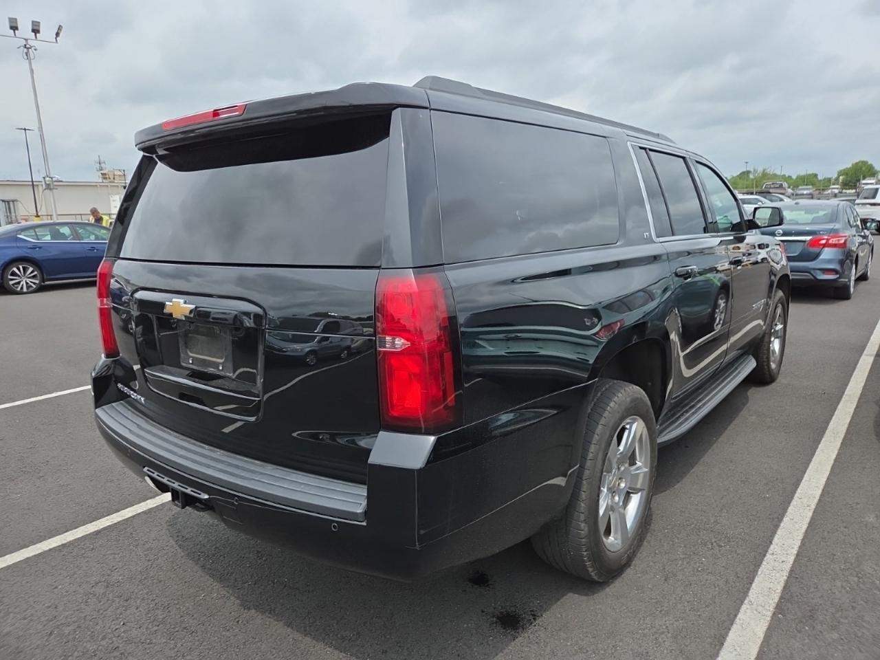 Chevrolet Suburban LT 4WD 2018