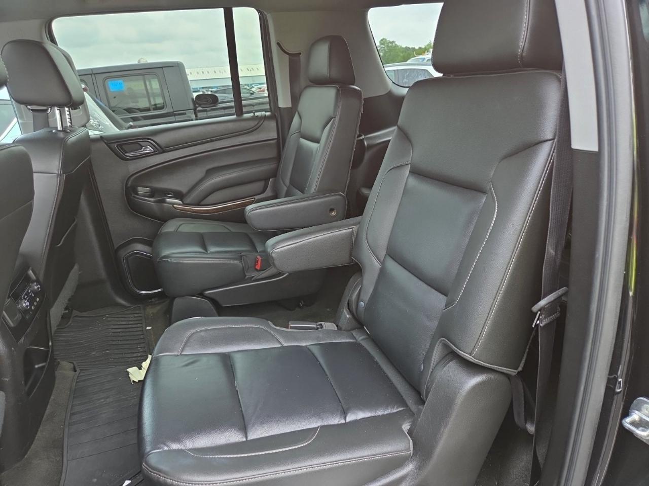 Chevrolet Suburban LT 4WD 2018