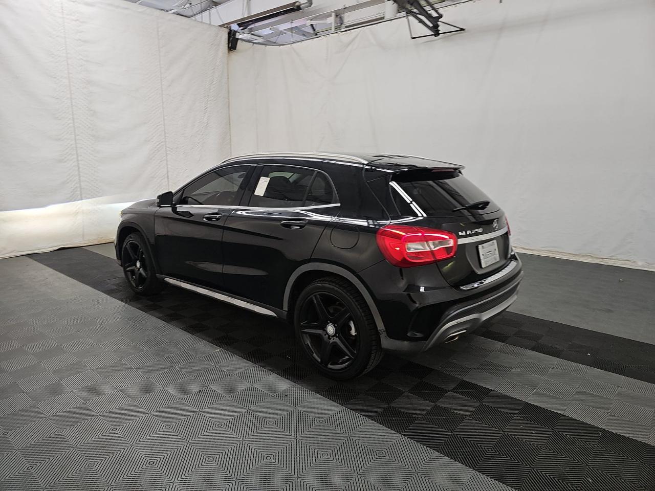 Mercedes-Benz GLA-Class  2015
